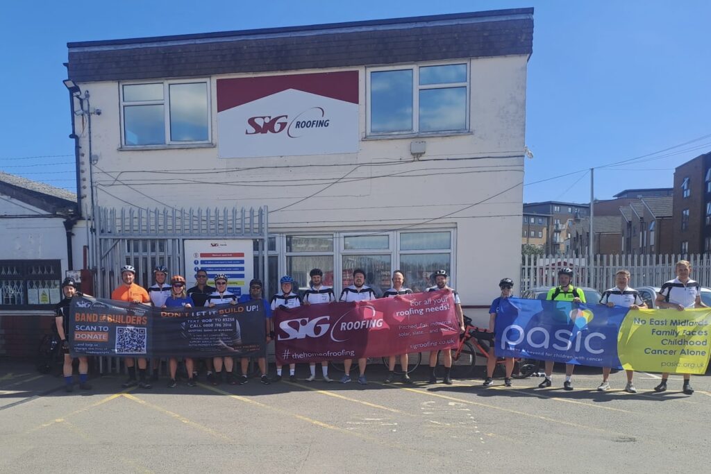 HELP THE ‘TOUR DE ROOF’ TEAM  SMASH THEIR FUNDRAISING TARGET